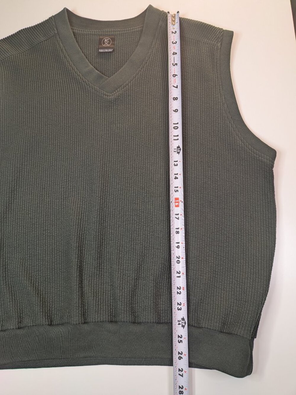 Nike Golf Men’s Hunter Green V-Neck Sweater Vest Size Large - Picture 2 of 6